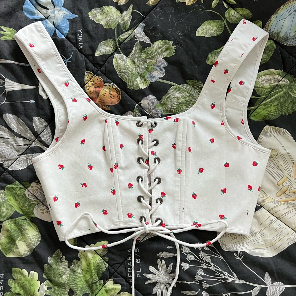 NWT SELKIE La fraise soft corset, size small